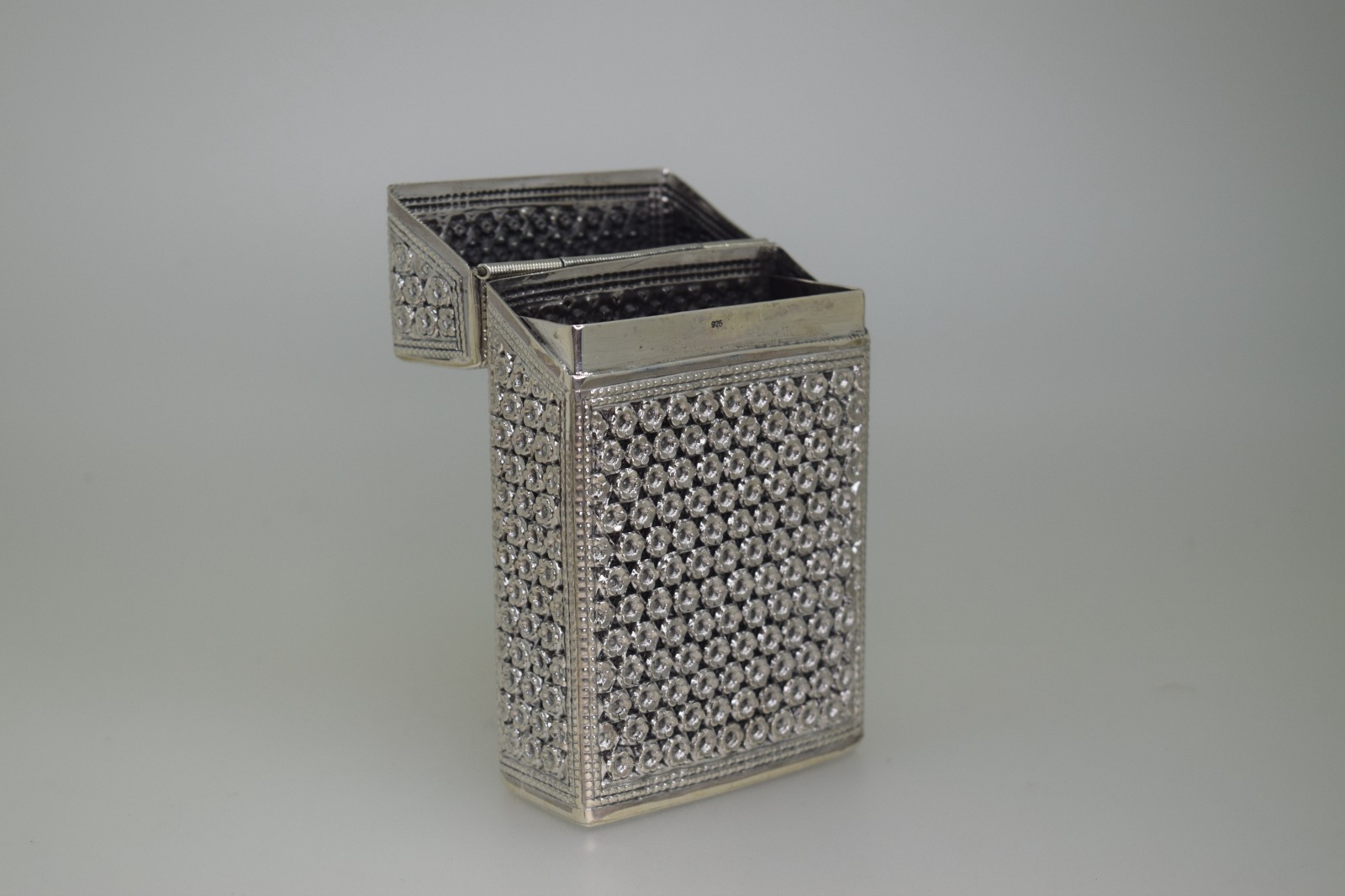 Suraj Bhan Jewellery Hub - Silver Luxury Lighter Case